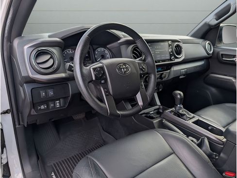 Used 2023 Toyota Tacoma TRD Sport w/ TRD Premium Sport Package AWD/4WD image 20