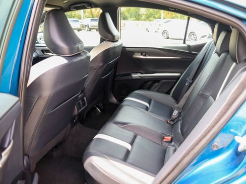 Used 2025 Toyota Camry SE FWD image 11
