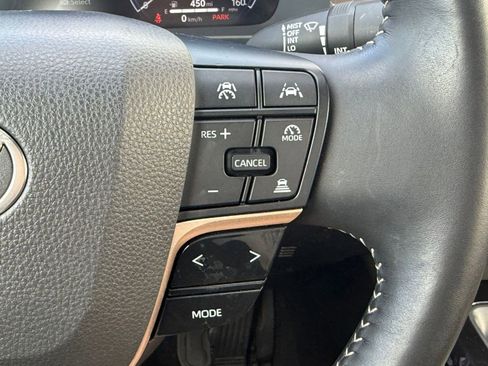 Used 2025 Toyota Crown XLE image 25