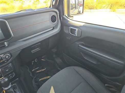 Used 2024 Jeep Wrangler Unlimited Rubicon image 12