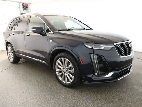 Used 2021 Cadillac XT6 Premium Luxury image 3