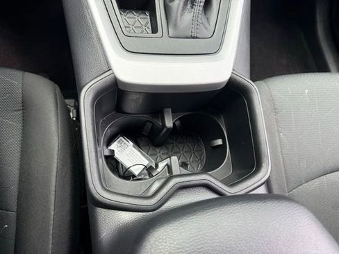 Used 2025 Toyota RAV4 XLE image 20