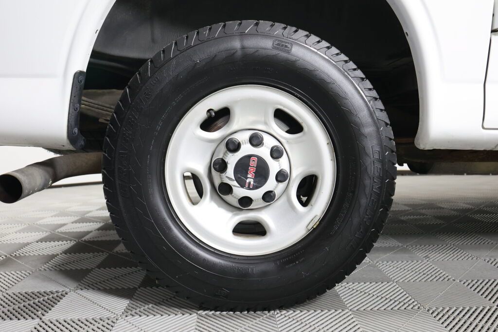 Used 2015 GMC Savana 2500 RWD image 7