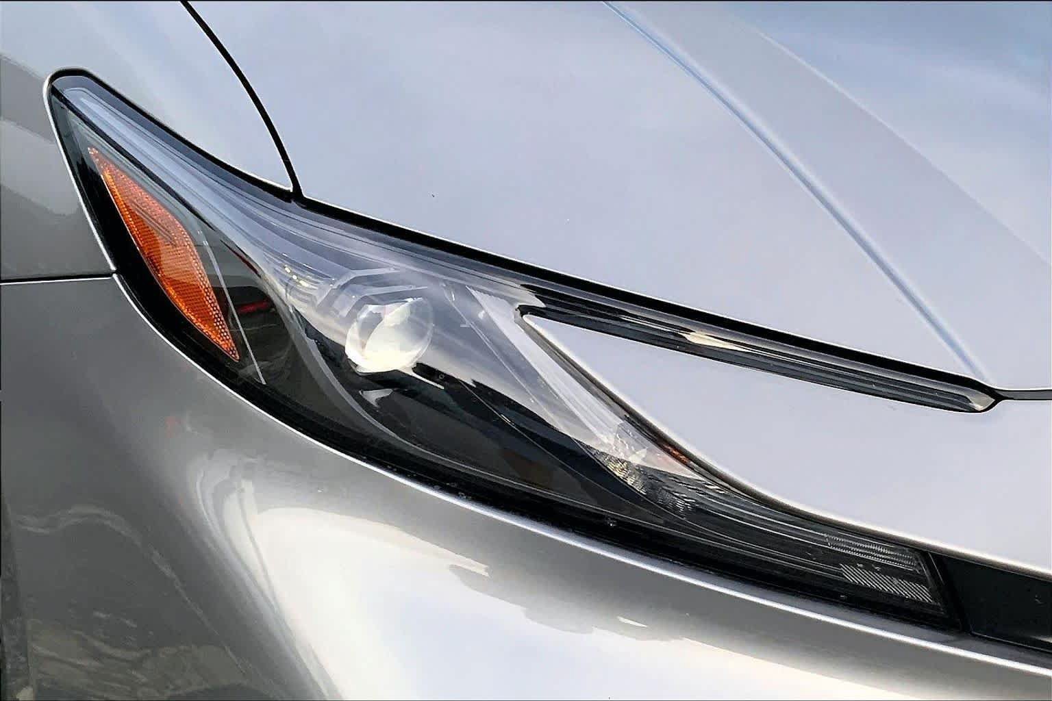 Used 2025 Toyota Camry SE FWD image 24