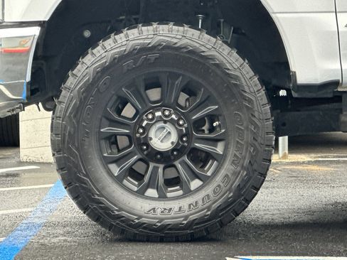 Used 2020 Ford F250 Lariat w/ Lariat Value Package image 25