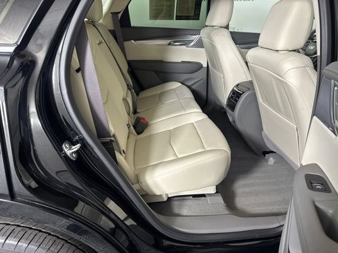 Used 2025 Cadillac XT5 Premium Luxury FWD image 15