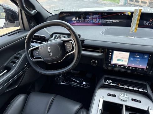 New 2027 Lincoln Navigator Reserve w/ Jet Appearance Package AWD/4WD image 14