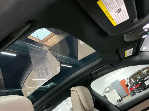 Used 2021 Porsche Taycan 4S image 25