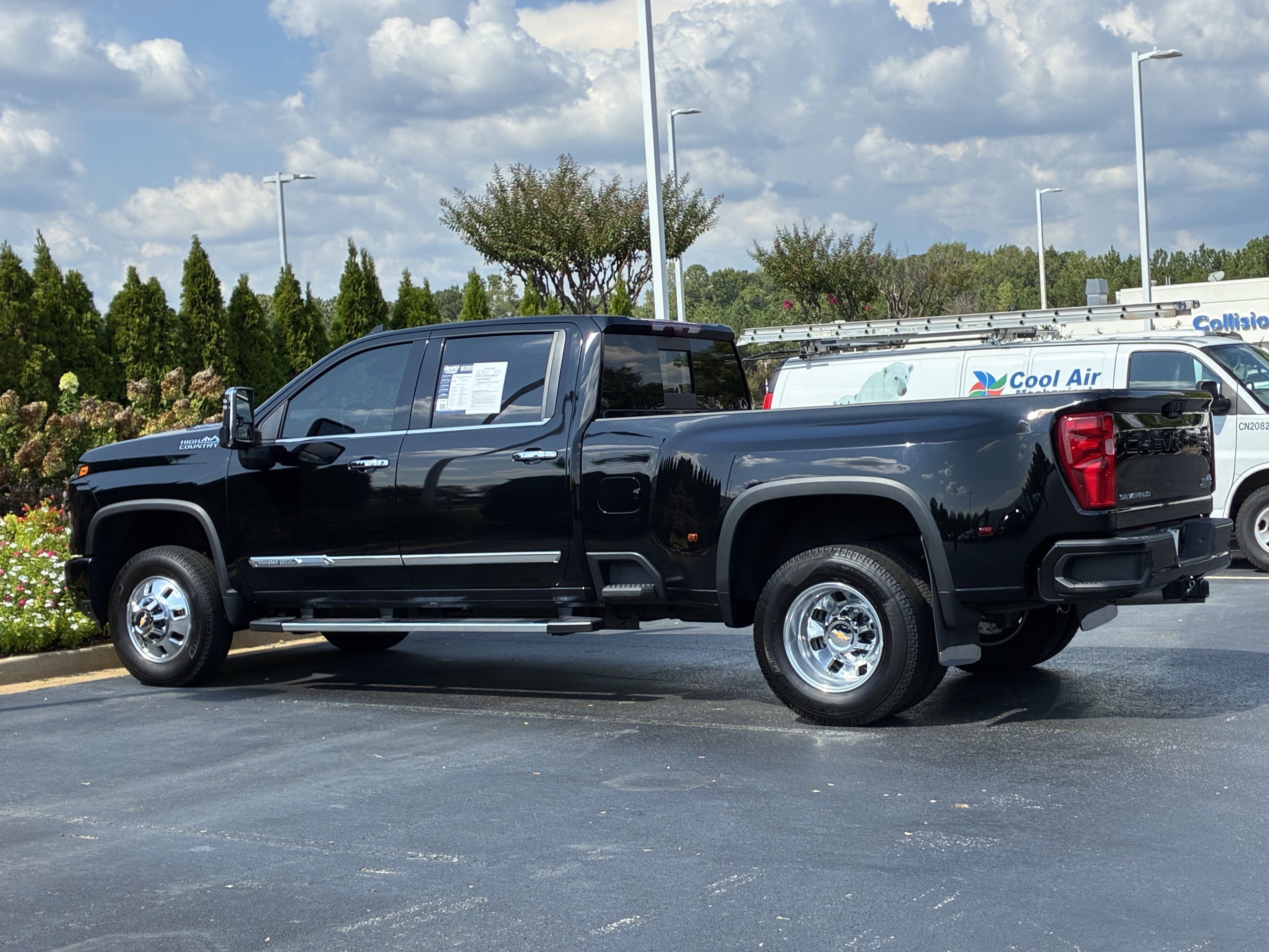 Used 2025 Chevrolet Silverado 3500 High Country w/ High Country Premium Package AWD/4WD image 11