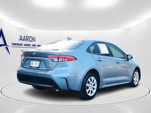 Used 2023 Toyota Corolla LE w/ Carpet Mat Package (TMS) FWD image 4