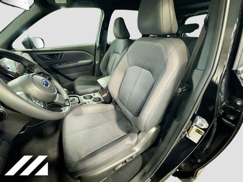Used 2025 Subaru Forester Premium AWD/4WD image 21