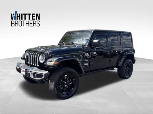 Used 2023 Jeep Wrangler Unlimited Sahara w/ Cold Weather Group AWD/4WD image 1