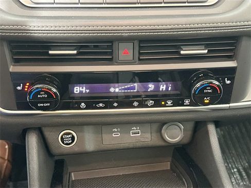 Used 2023 Nissan Rogue SV w/ SV Premium B Package image 14