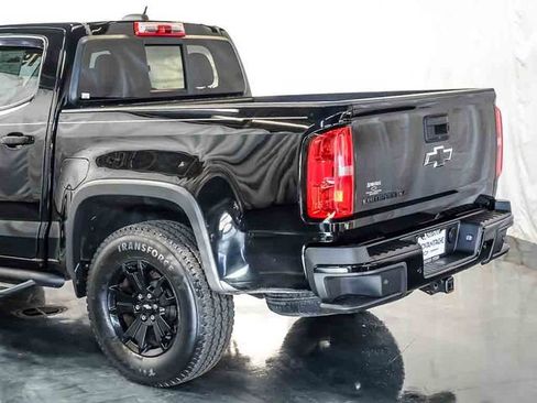 Certified 2019 Chevrolet Colorado Z71 w/ Z71 Midnight Edition AWD/4WD image 10