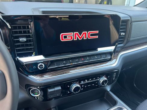 New 2026 GMC Sierra 1500 Elevation w/ LPO, Elevation Black Package AWD/4WD image 20