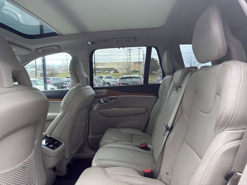 Used 2016 Volvo XC90 T6 Inscription image 9