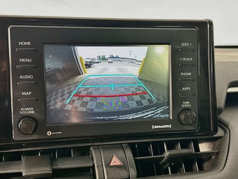 Used 2021 Toyota RAV4 LE FWD image 13