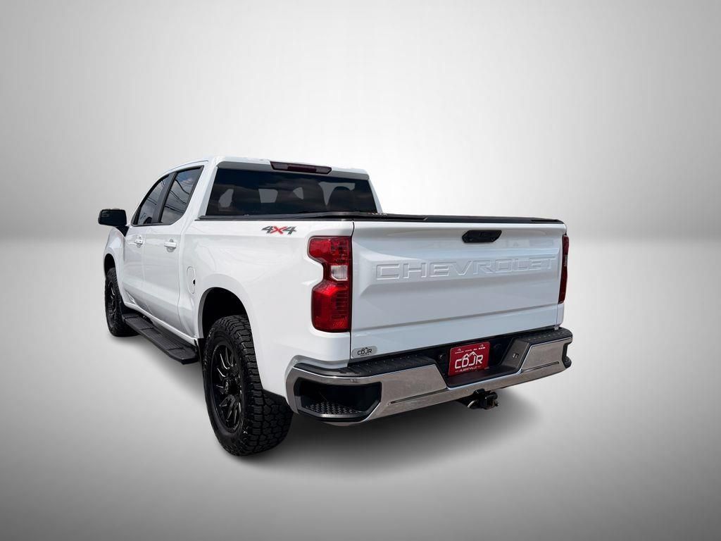Used 2022 Chevrolet Silverado 1500 LT AWD/4WD image 3