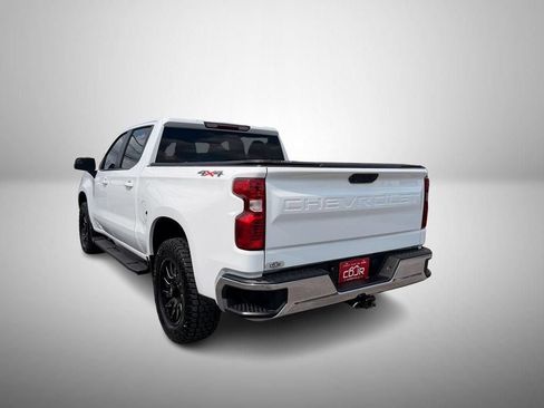 Used 2022 Chevrolet Silverado 1500 LT AWD/4WD image 3