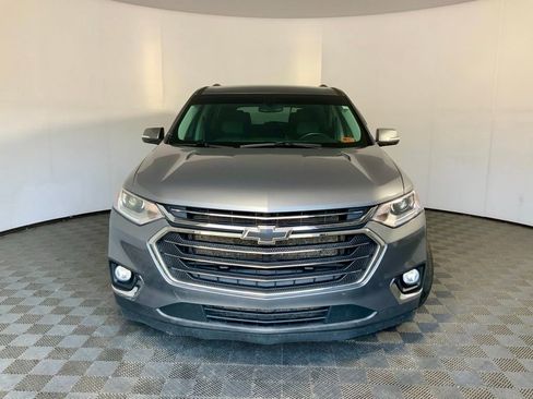 Used 2021 Chevrolet Traverse LT image 5