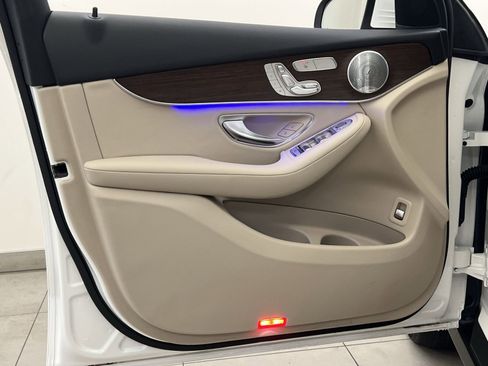 Used 2020 Mercedes-Benz GLC 300 GLC 300 image 38