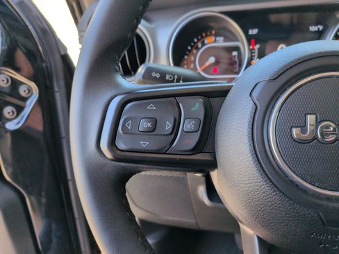 Used 2023 Jeep Wrangler Unlimited Sport AWD/4WD image 18
