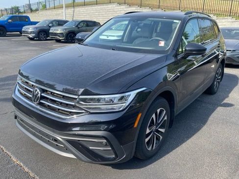Used 2023 Volkswagen Tiguan S FWD image 9