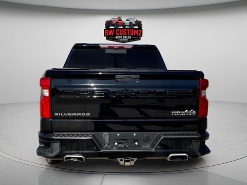 Used 2021 Chevrolet Silverado 1500 High Country w/ Technology Package AWD/4WD image 7