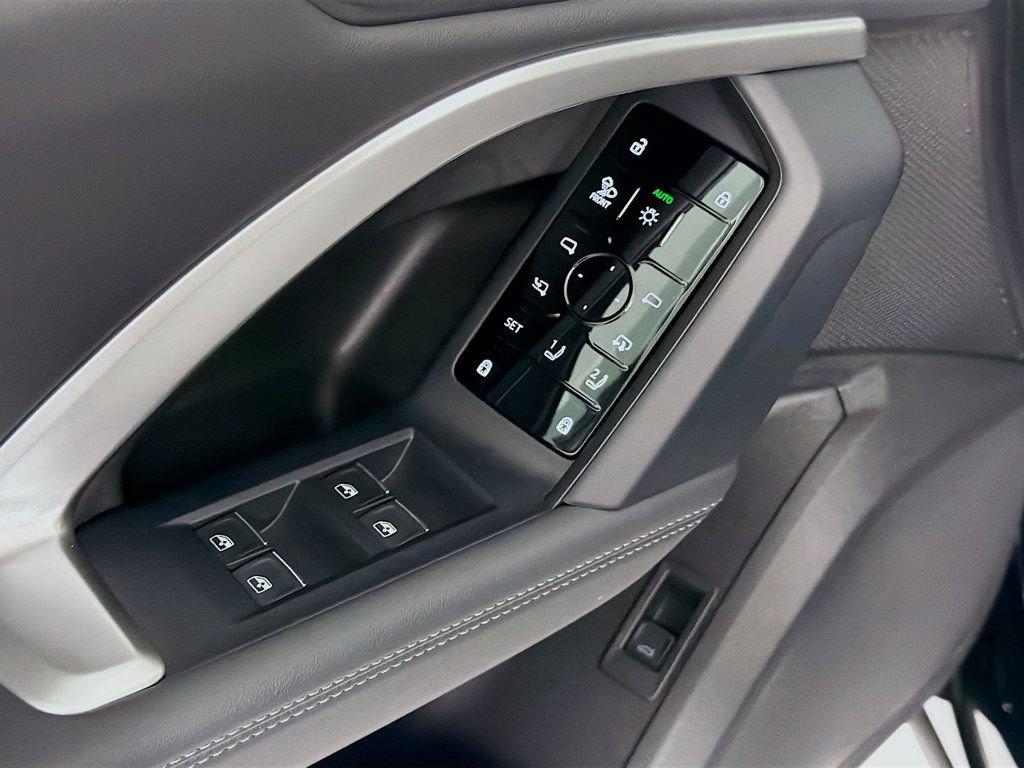 Used 2025 Audi Q5 Premium Plus w/ Premium Plus AWD/4WD image 18