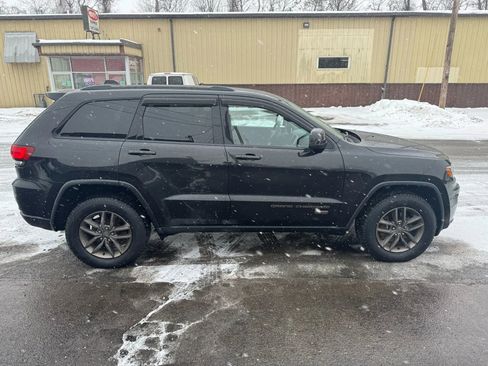 Used 2016 Jeep Grand Cherokee Laredo 75th Anniversary image 4