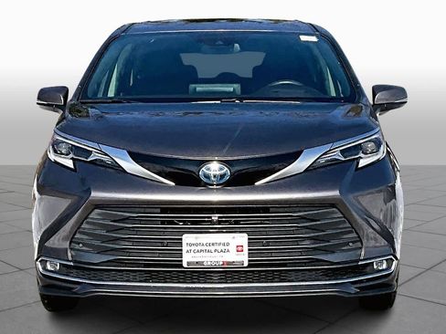 Certified 2021 Toyota Sienna Platinum image 8