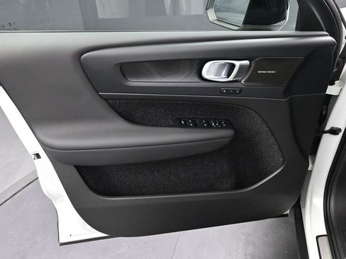 Used 2024 Volvo XC40 Recharge Ultimate w/ Protection Package Premier image 9