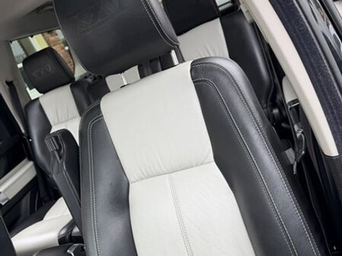 Used 2014 Land Rover LR4 HSE LUX image 35