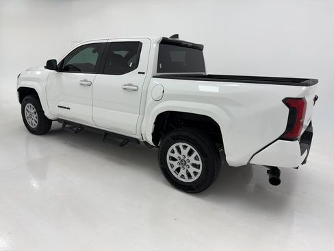 Used 2025 Toyota Tacoma SR5 image 37