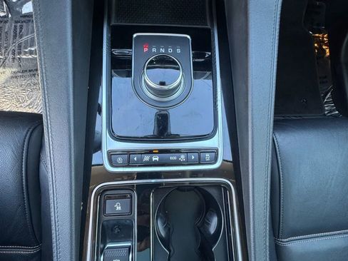 Used 2020 Jaguar F-PACE Prestige image 12