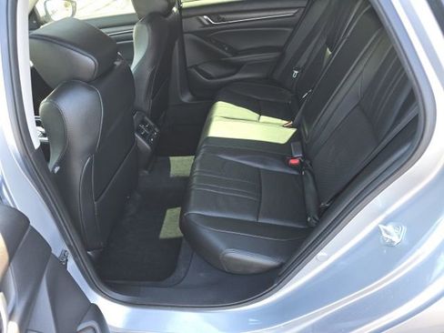 Used 2021 Honda Accord Touring image 6