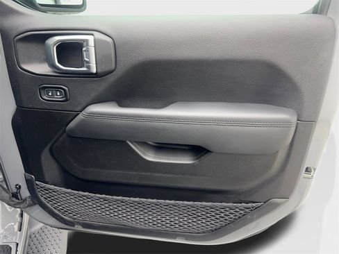 Used 2023 Jeep Wrangler Altitude image 47