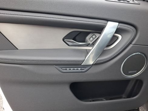 New 2026 Land Rover Discovery Sport Landmark image 10