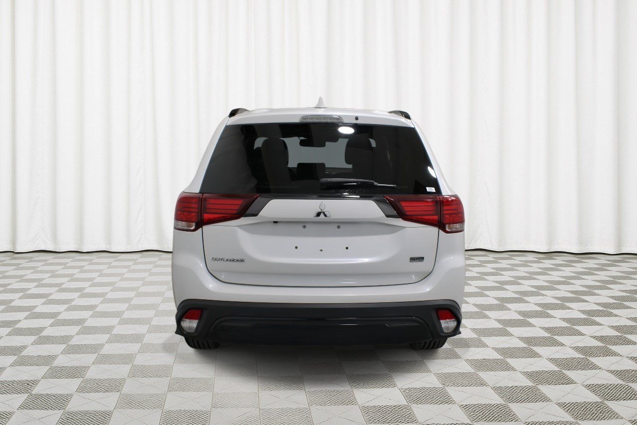 Used 2020 Mitsubishi Outlander SE FWD image 4