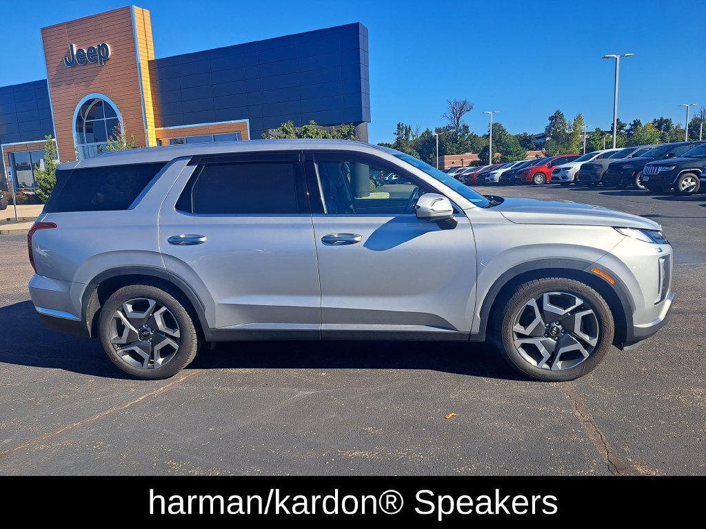 Used 2023 Hyundai Palisade Limited AWD/4WD image 2