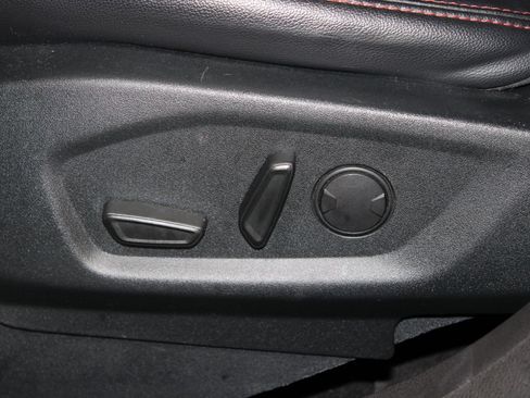 Used 2019 Ford Explorer XLT w/ Equipment Group 202A FWD image 16