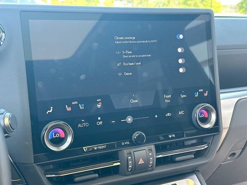 Used 2024 Lexus GX 550 w/ Cold Area Package AWD/4WD image 14