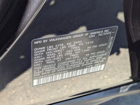 Certified 2024 Volkswagen Atlas Cross Sport SEL Premium R-Line AWD/4WD image 46