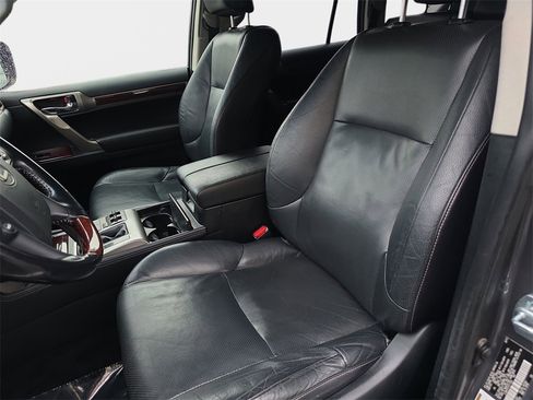 Used 2015 Lexus GX 460 image 20