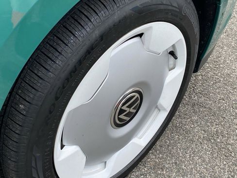 Certified 2025 Volkswagen ID. Buzz 1st Edition image 23