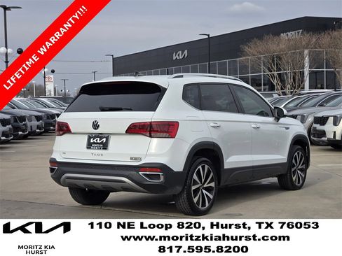 Used 2024 Volkswagen Taos SE image 4