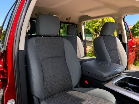 Used 2015 RAM 1500 Classic SLT w/ Luxury Group AWD/4WD image 16