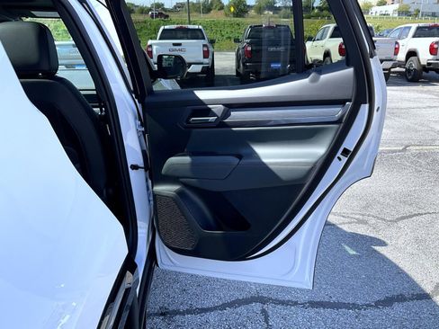 New 2026 GMC Terrain AT4 w/ Technology Package II image 17