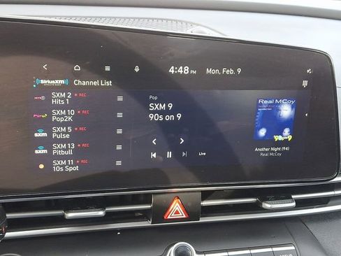 Used 2023 Hyundai Elantra SEL w/ Convenience Package image 18