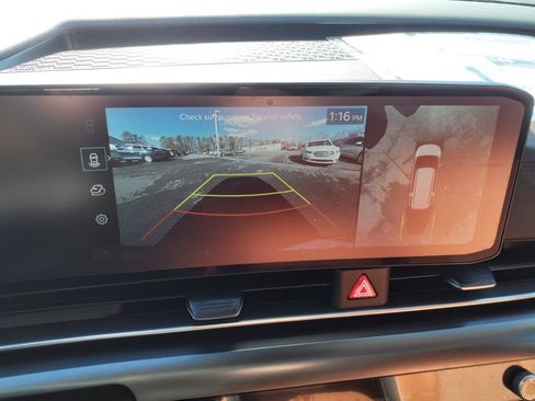 Used 2025 Kia Carnival SX Prestige FWD image 25